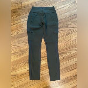 Athleta Headlands Hybrid Cargo hiking pants/leggings size 0